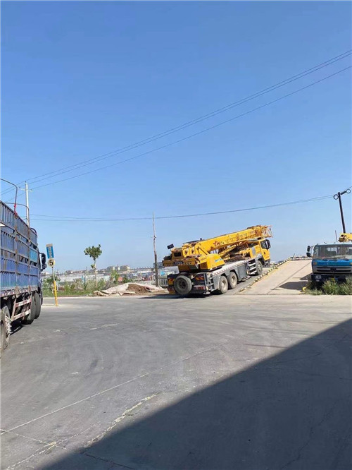 安多县25吨吊车的租赁价格大概是多少？